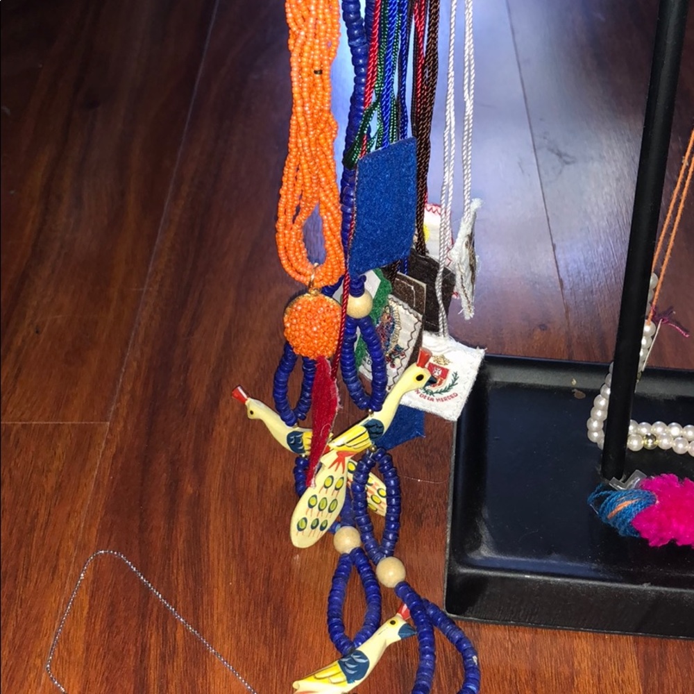 Different Necklaces Different Prices - image 3